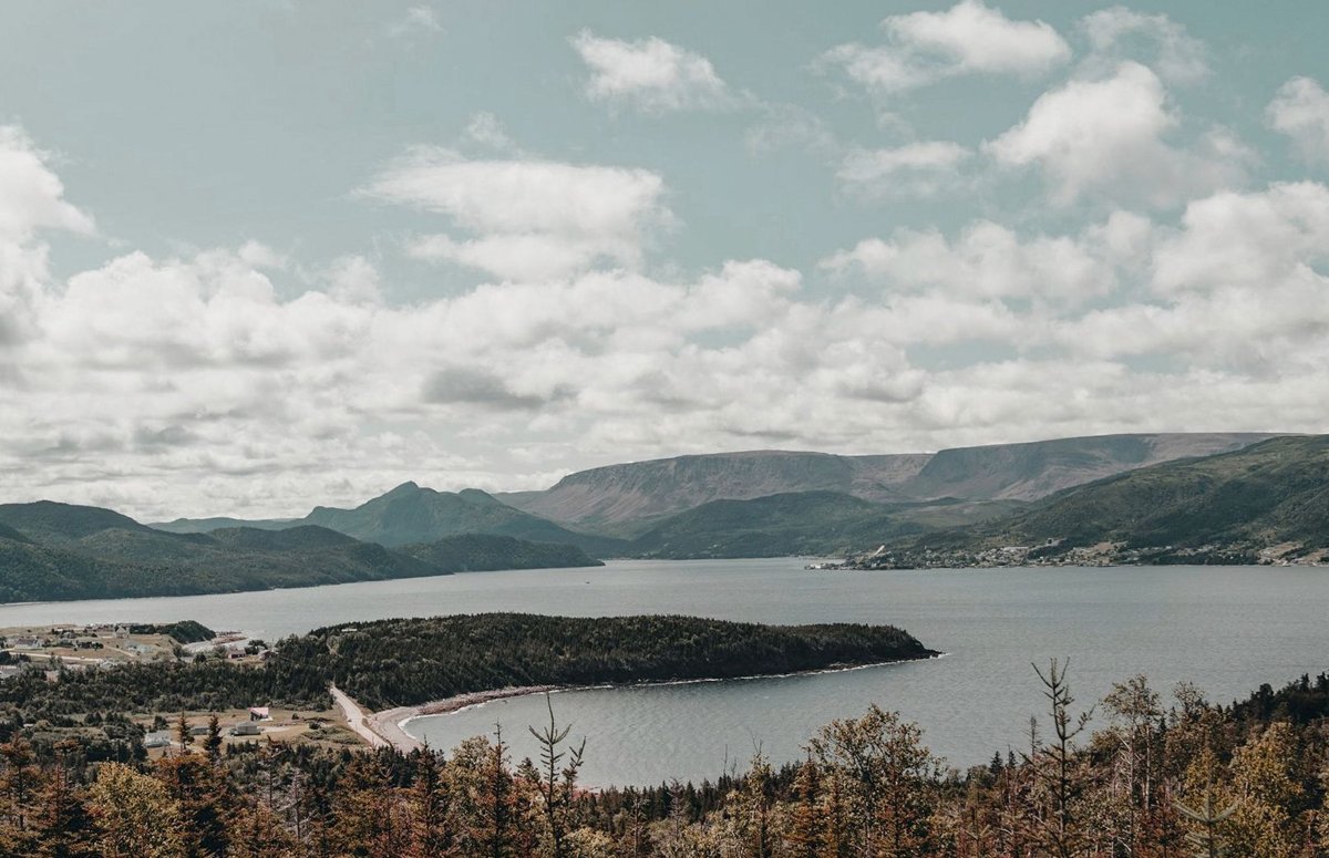 Summit view from Gros Morne Mountain